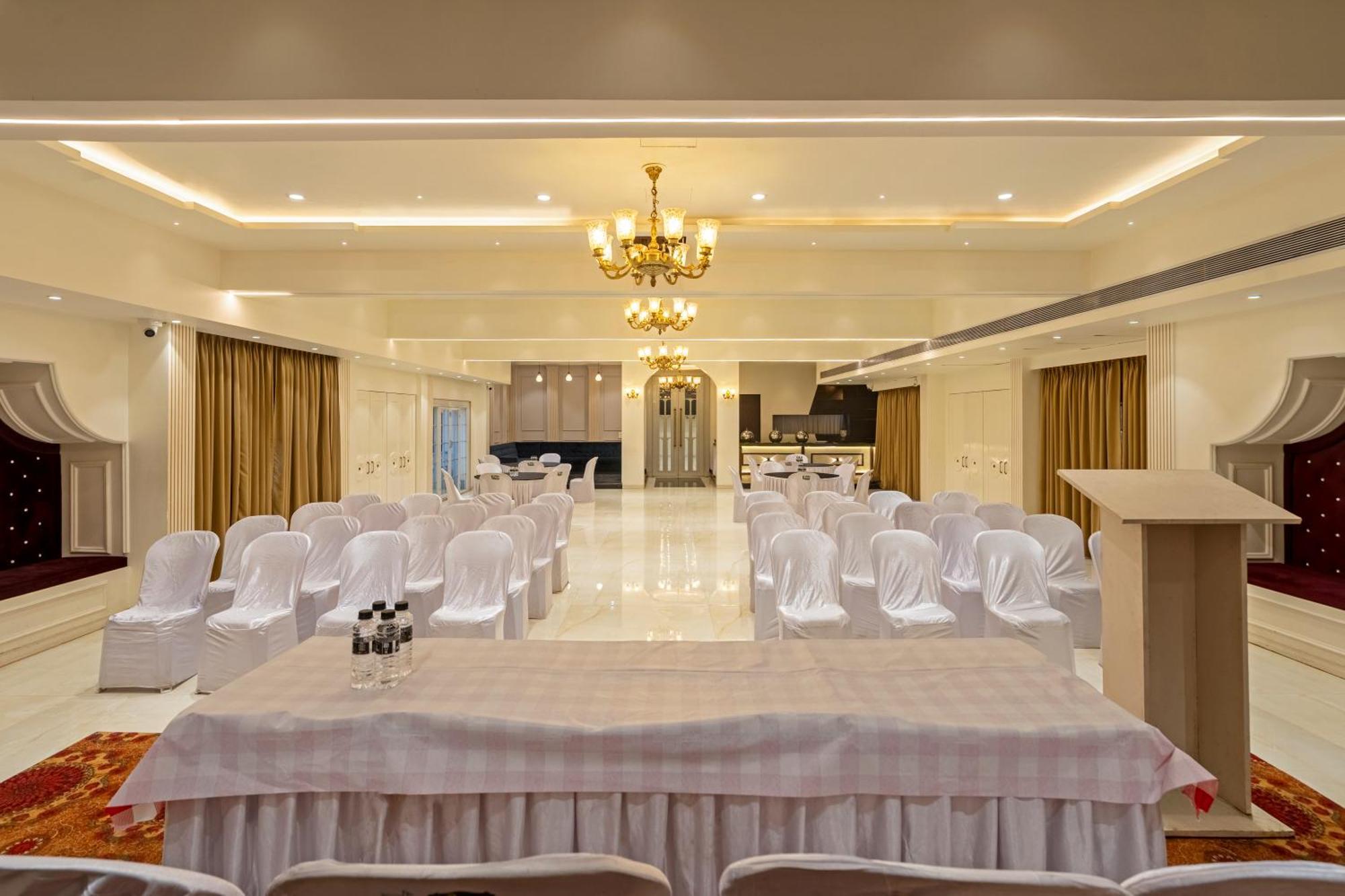 Hotel Treebo Prasha Nashik Esterno foto